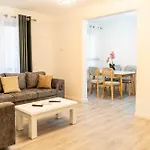 Signature Apartment 8