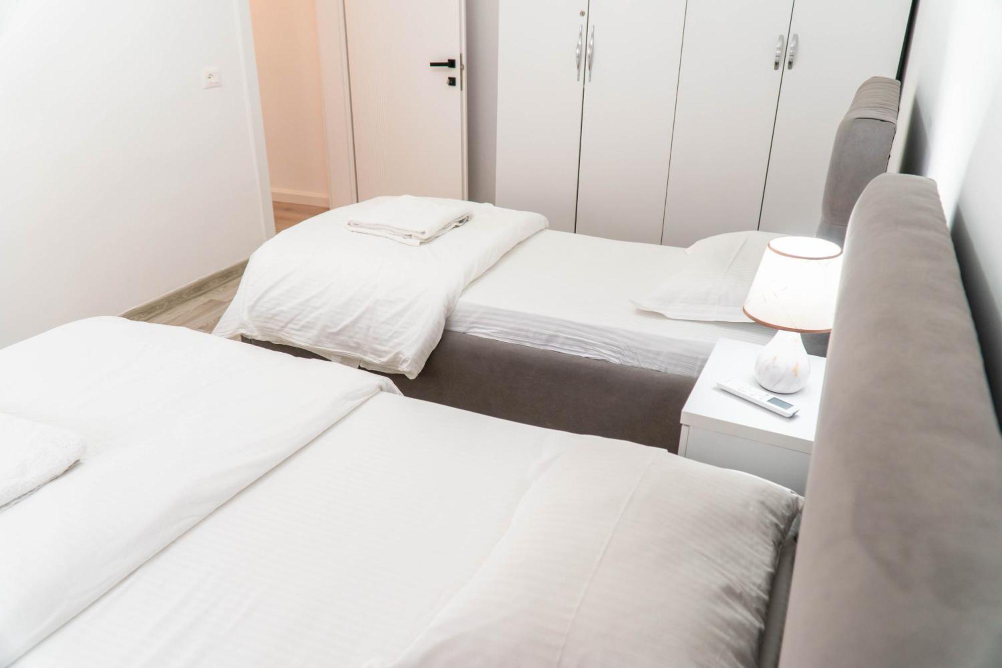 Signature 8 Tirana